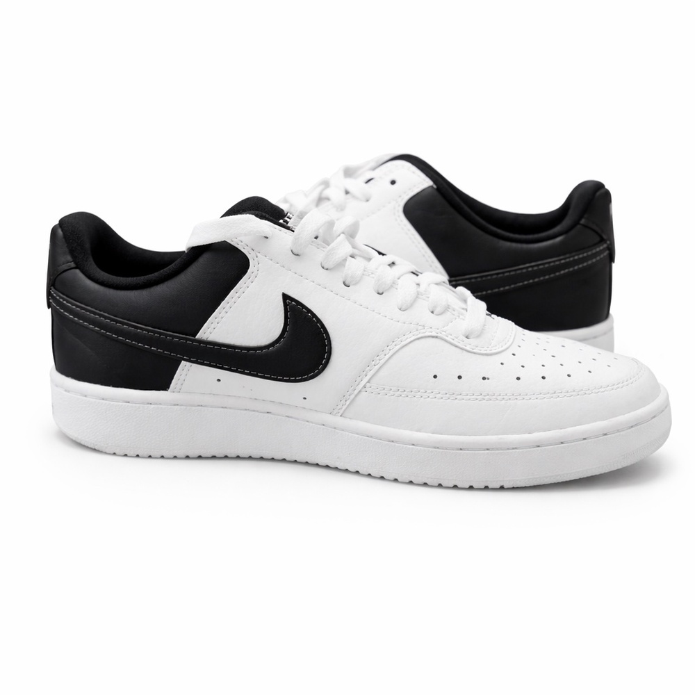 Nike White and Black Women's Sneakers